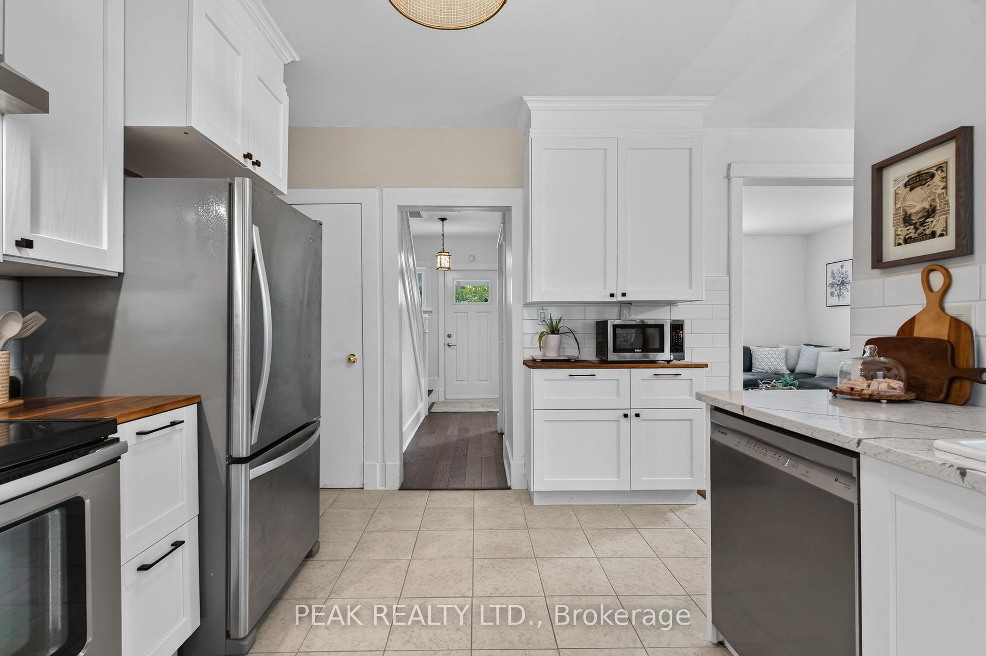 Photo 22 of 107 West River Street, Brant, Paris — HOMEH