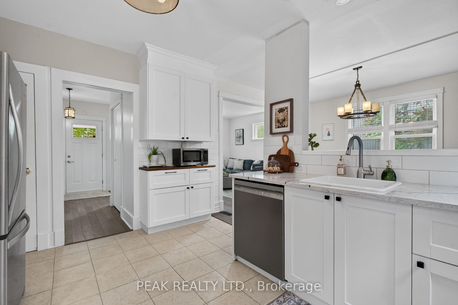 Photo 24 of 107 West River Street, Brant, Paris — HOMEH