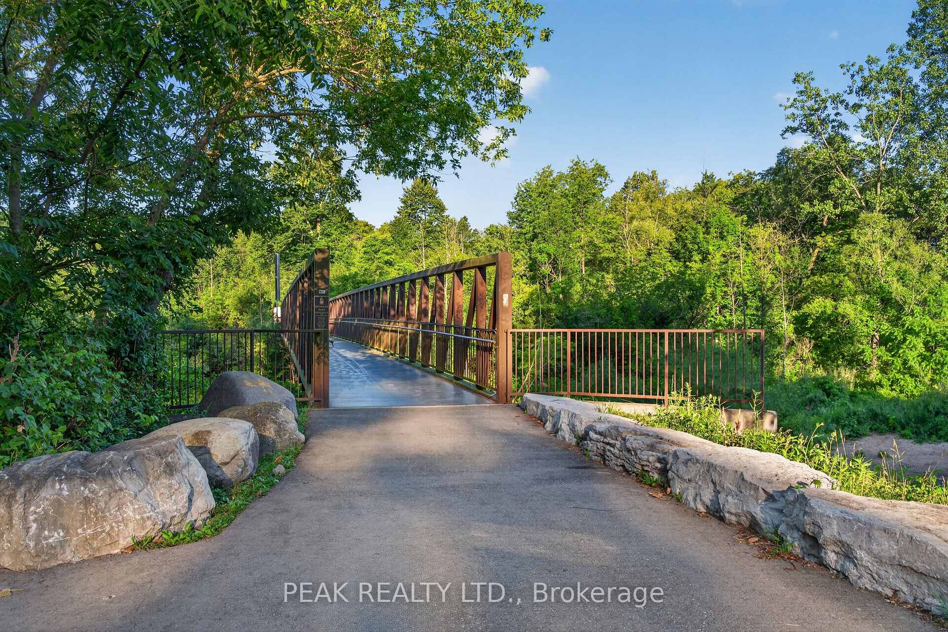 Photo 40 of 107 West River Street, Brant, Paris — HOMEH