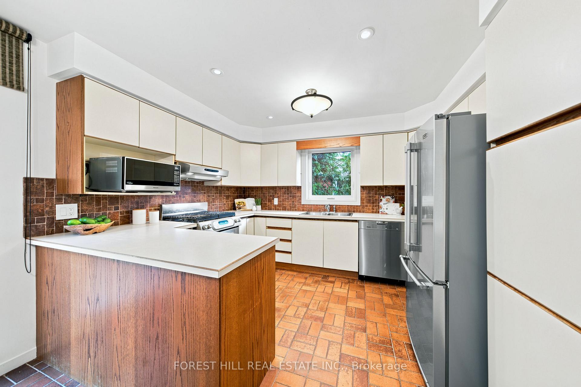 Photo 14 of 84 Kings College Road, Markham, Aileen-Willowbrook — HOMEH