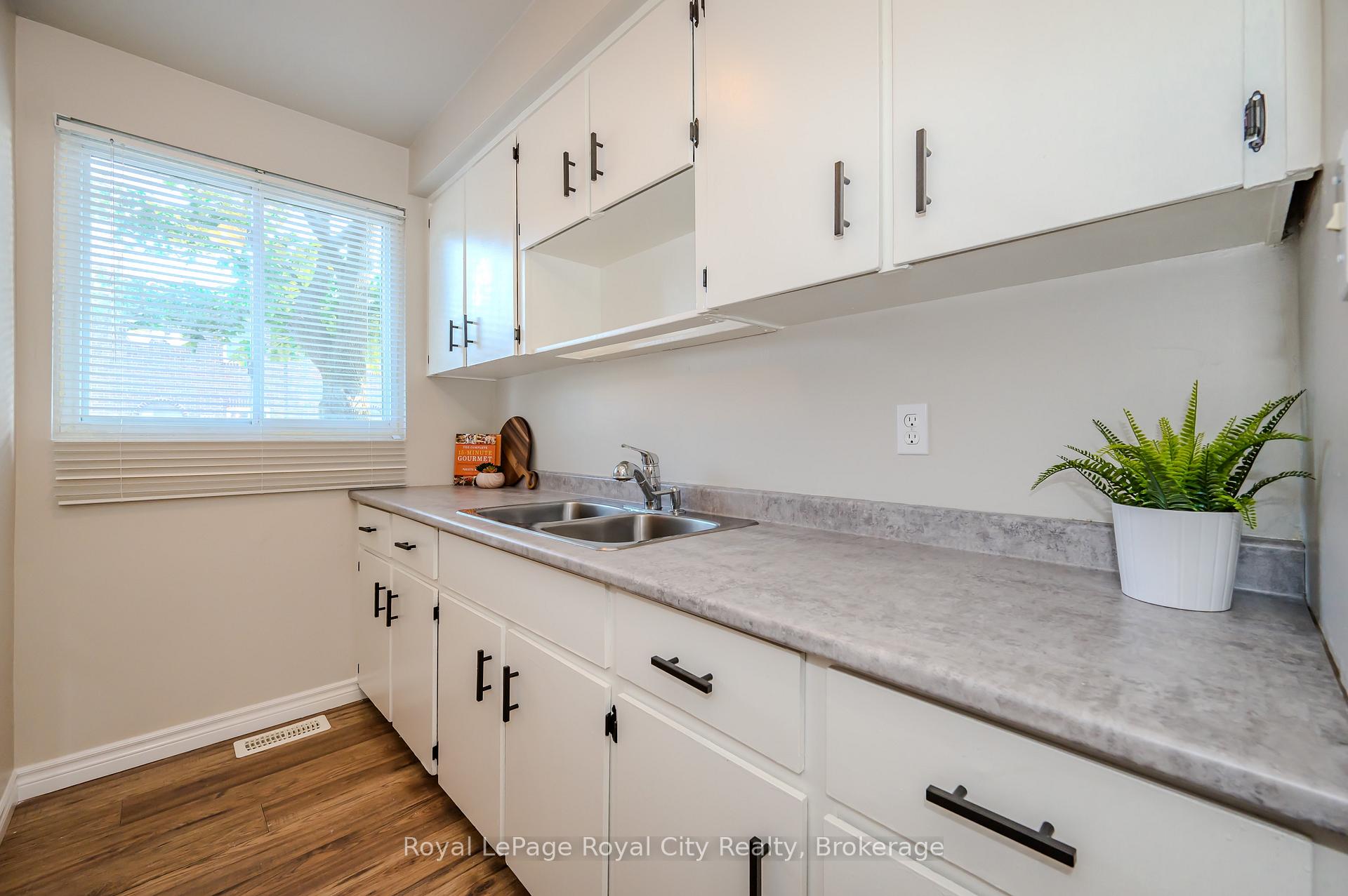 Photo 12 of Unit 257, 31 Greengate Road, Guelph, Junction/Onward Willow — HOMEH