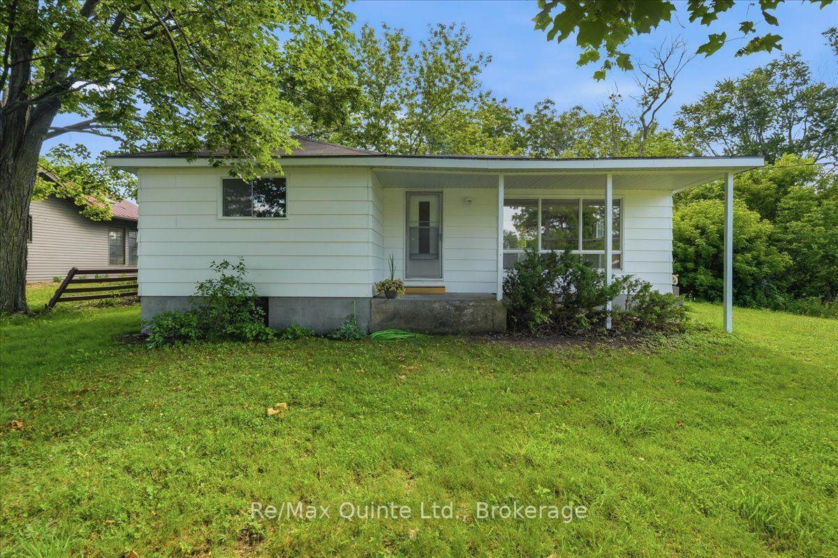 Photo 1 of 1581 County Rd 10, Prince Edward County, Athol Ward — HOMEH
