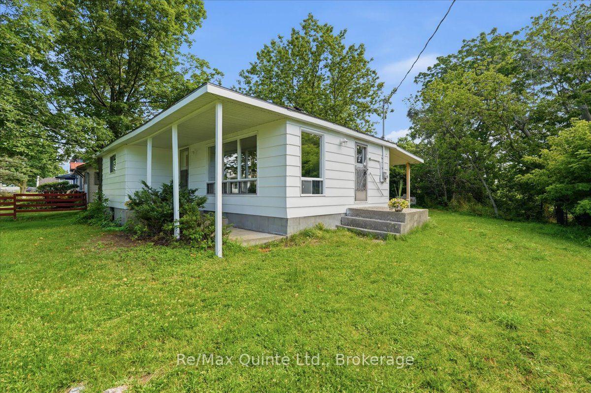 Photo 4 of 1581 County Rd 10, Prince Edward County, Athol Ward — HOMEH