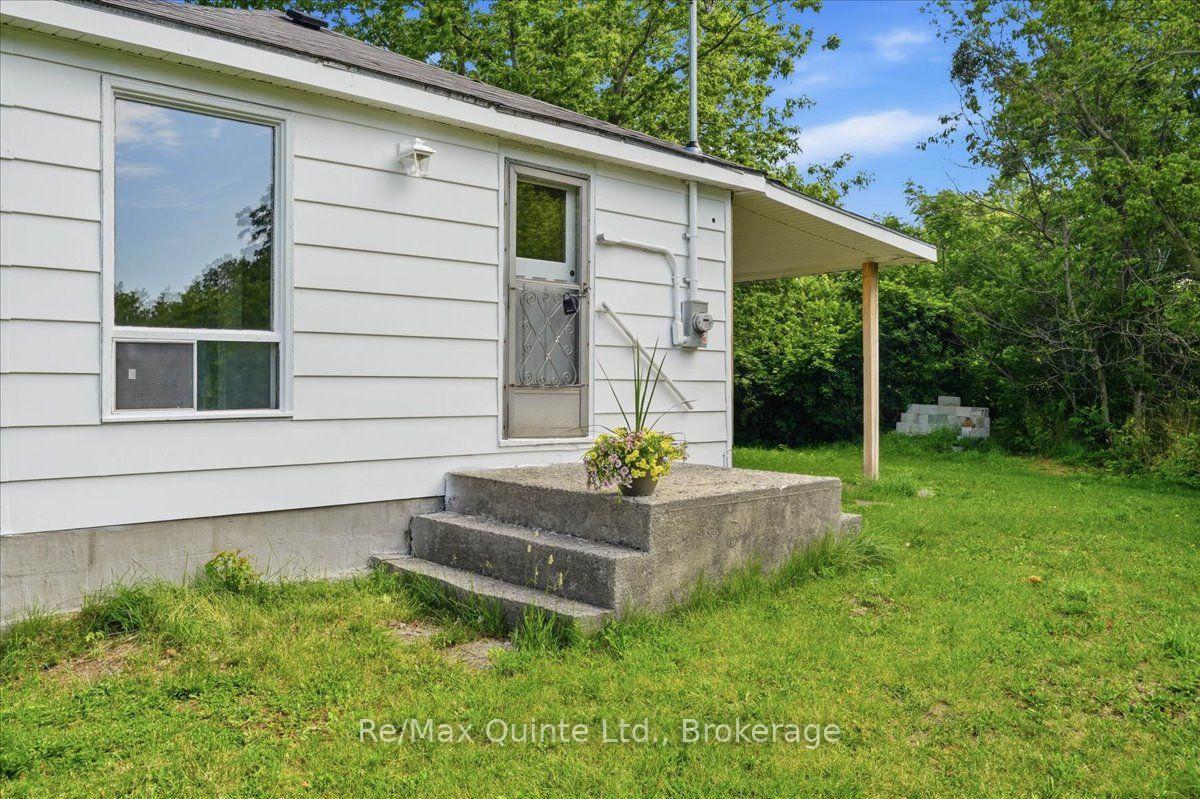 Photo 5 of 1581 County Rd 10, Prince Edward County, Athol Ward — HOMEH
