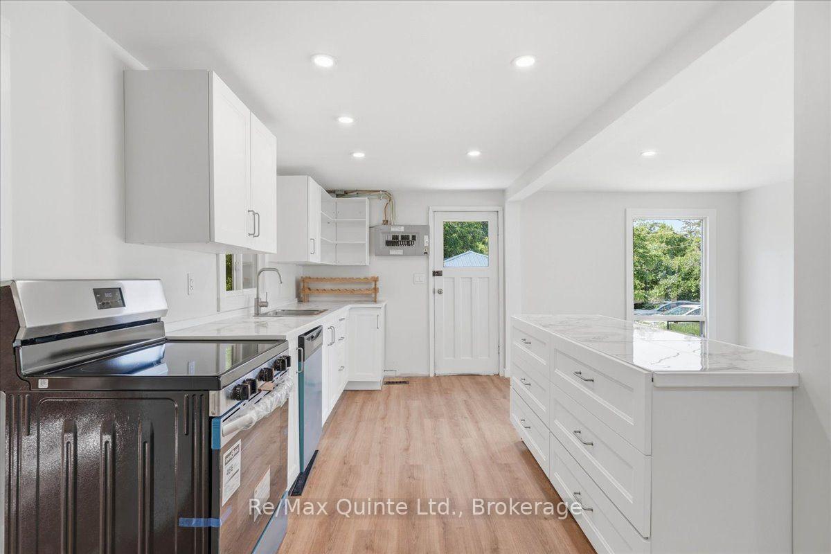 Photo 12 of 1581 County Rd 10, Prince Edward County, Athol Ward — HOMEH