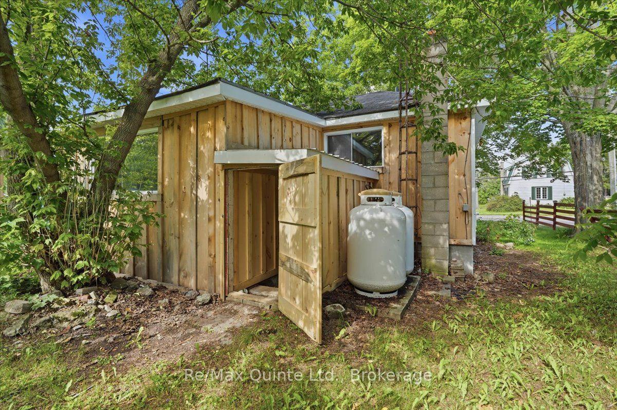 Photo 31 of 1581 County Rd 10, Prince Edward County, Athol Ward — HOMEH