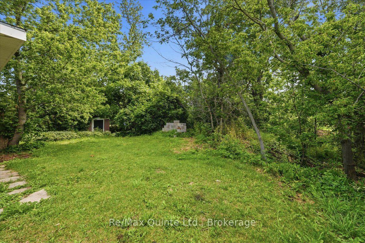 Photo 33 of 1581 County Rd 10, Prince Edward County, Athol Ward — HOMEH