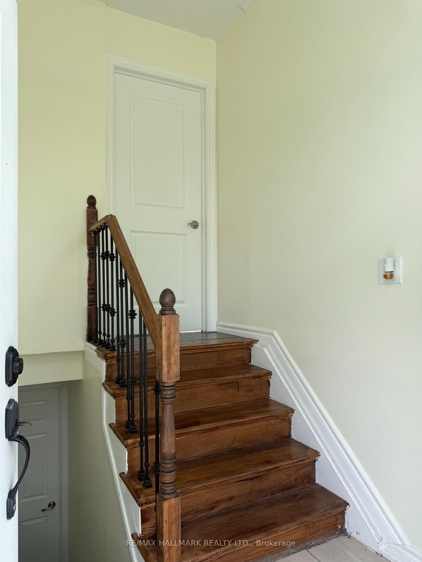 Photo 1 of 41 Aurora Heights Drive, Aurora, Aurora Heights — HOMEH