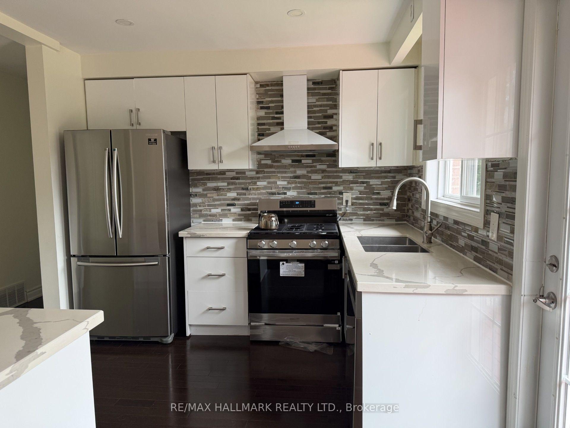 Photo 3 of 41 Aurora Heights Drive, Aurora, Aurora Heights — HOMEH