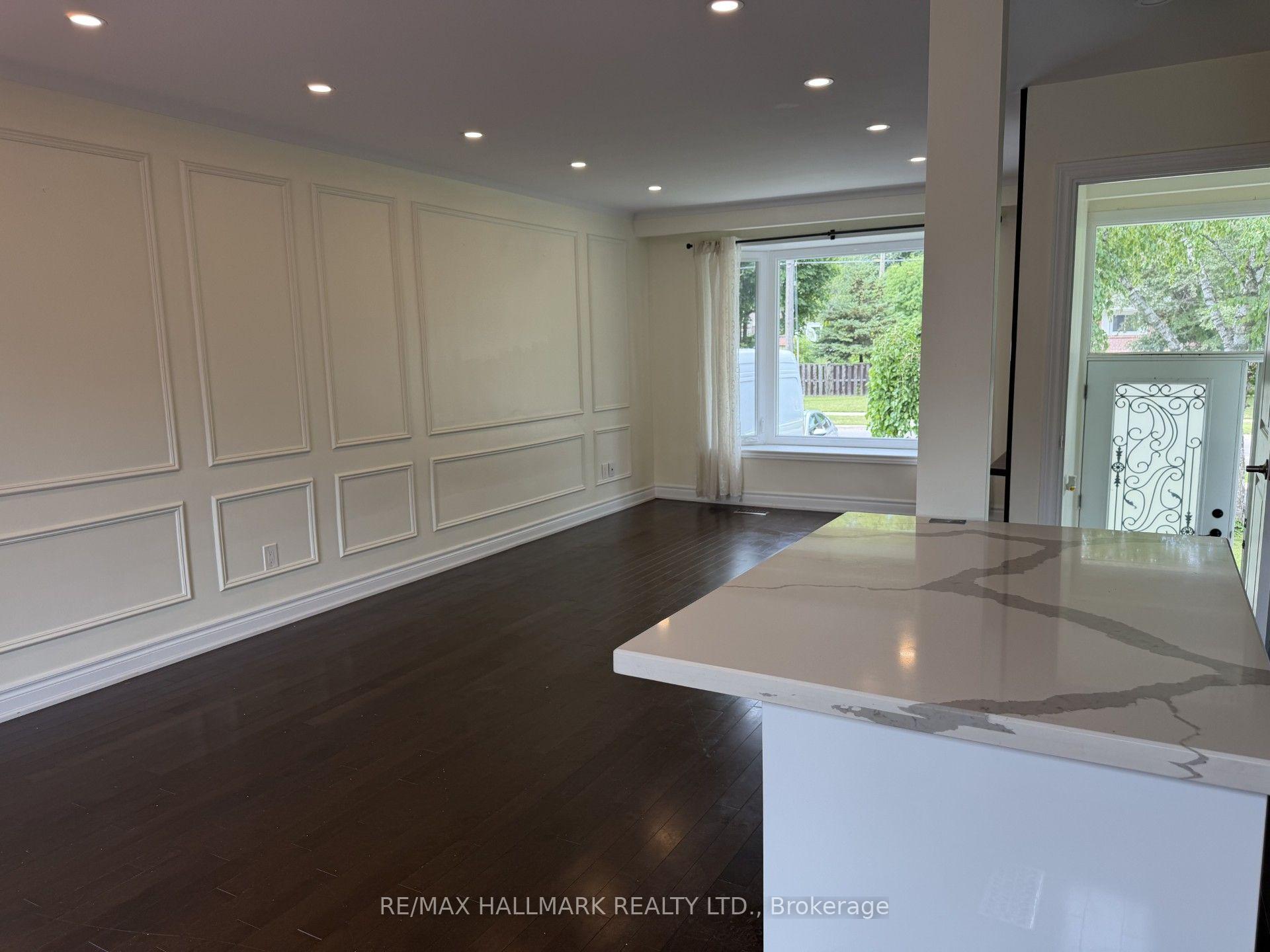 Photo 13 of 41 Aurora Heights Drive, Aurora, Aurora Heights — HOMEH