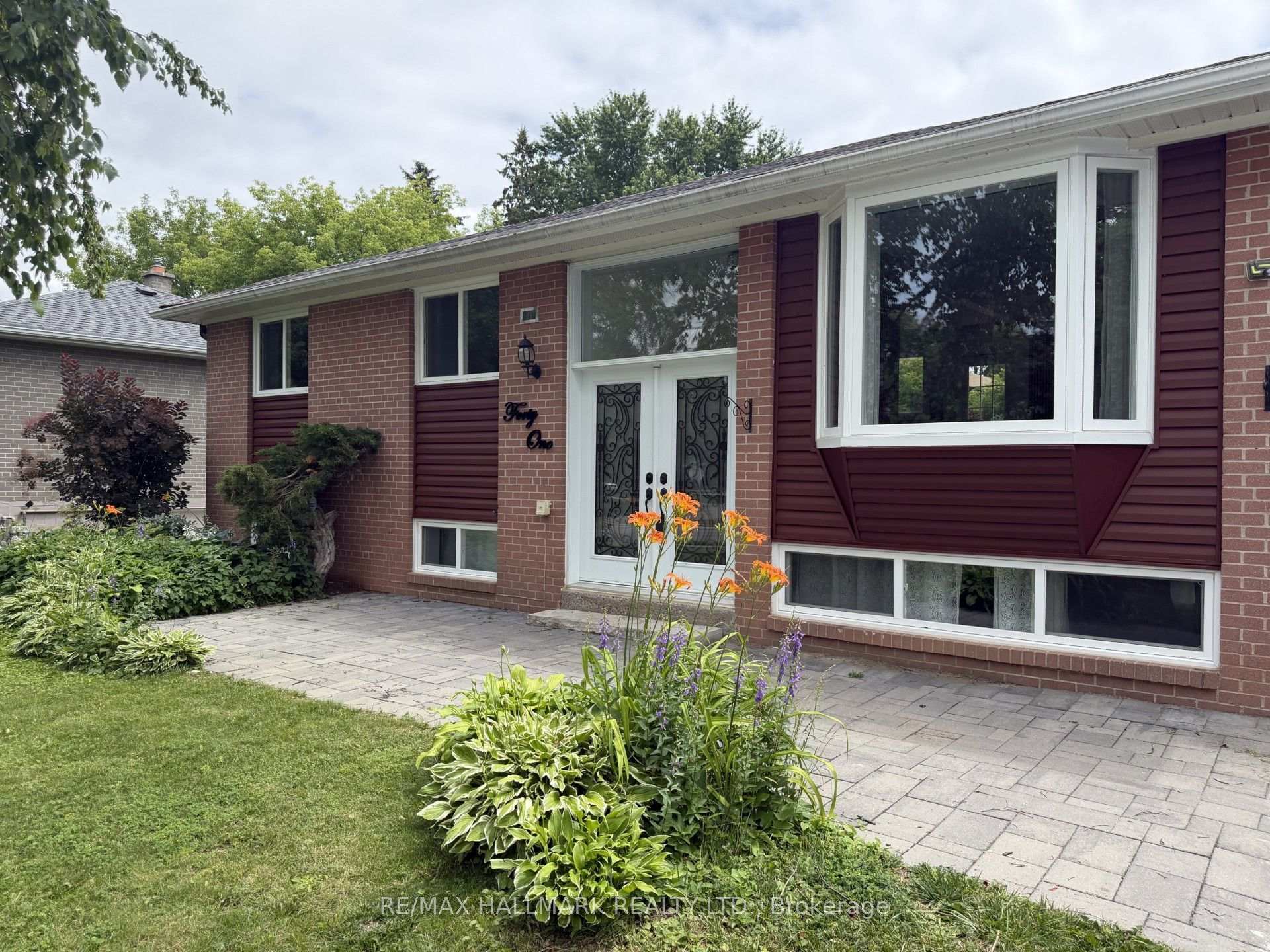 Photo 15 of 41 Aurora Heights Drive, Aurora, Aurora Heights — HOMEH