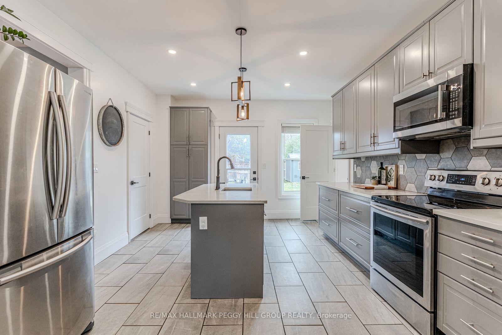 Photo 4 of 30 Eugenia Street, Barrie, Codrington — HOMEH