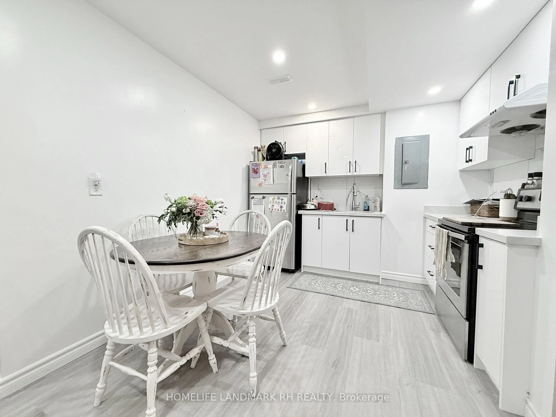 Photo 4 of Unit 101, 25066 Commodore Road, Brock, Beaverton — HOMEH