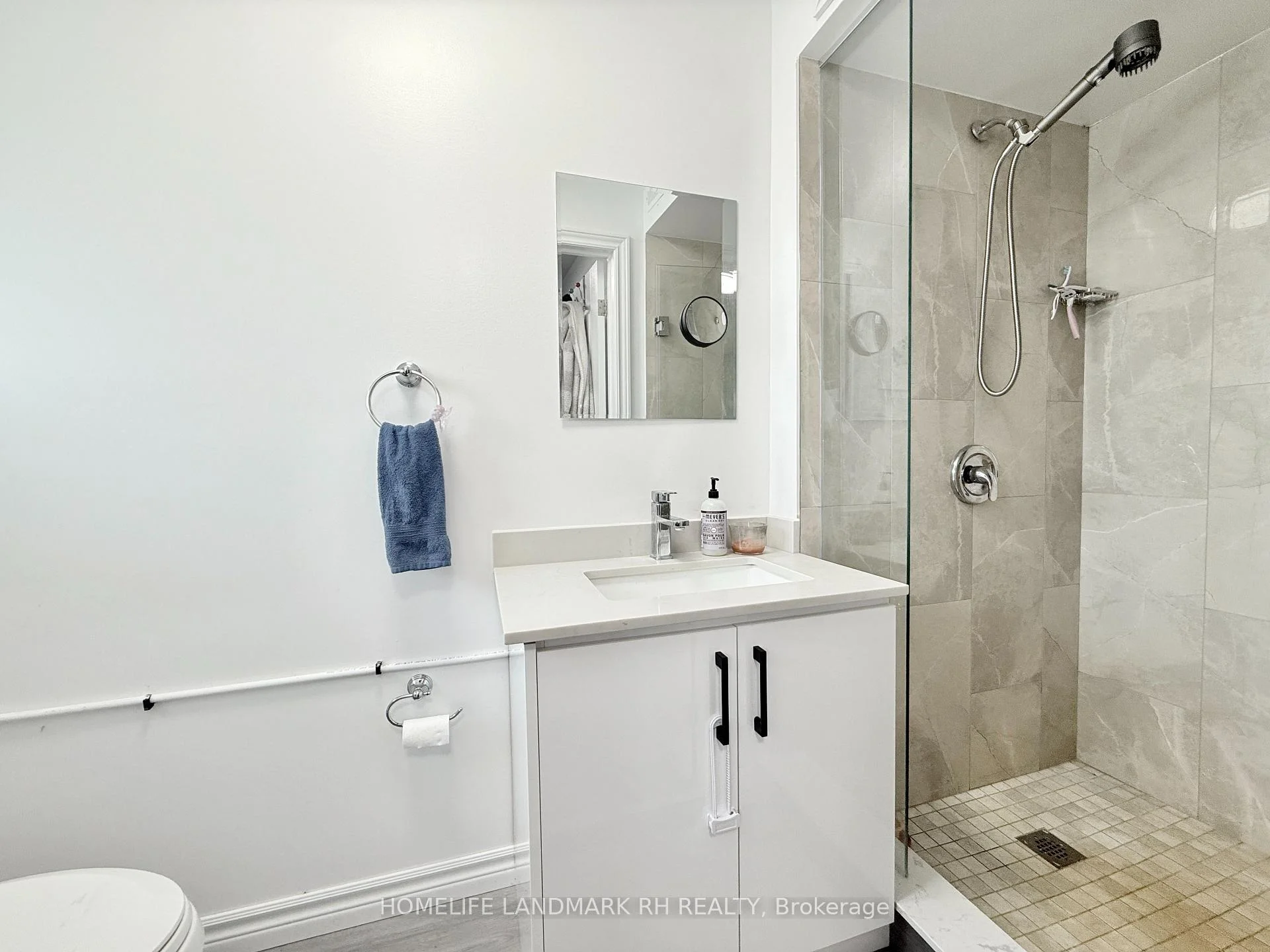 Photo 6 of Unit 101, 25066 Commodore Road, Brock, Beaverton — HOMEH