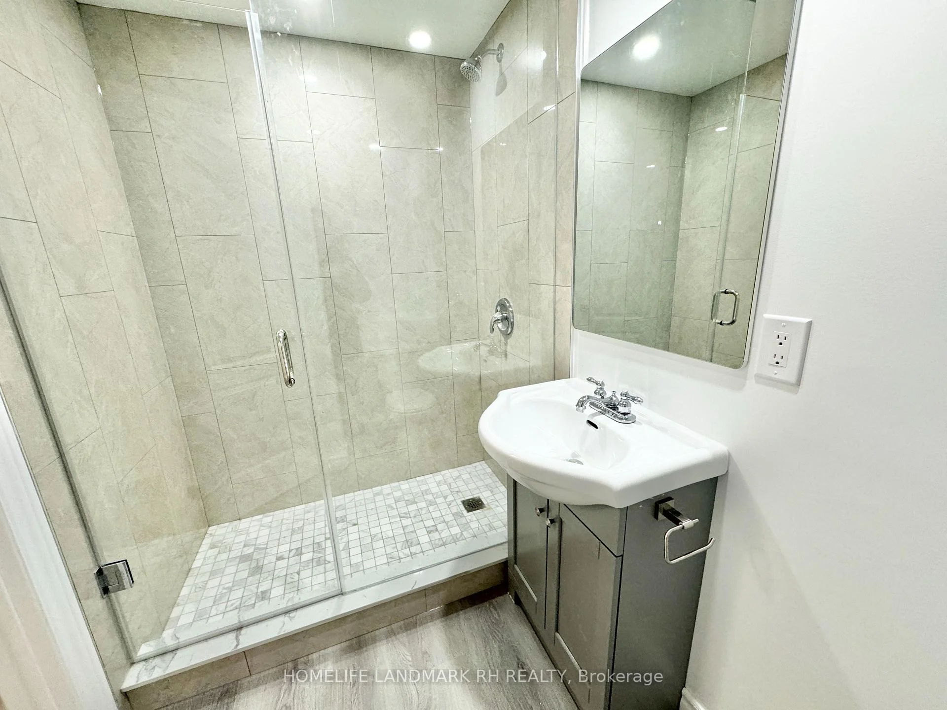 Photo 8 of Unit 101, 25066 Commodore Road, Brock, Beaverton — HOMEH