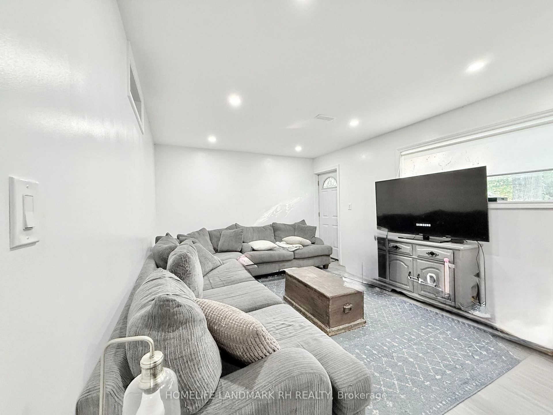 Photo 10 of Unit 101, 25066 Commodore Road, Brock, Beaverton — HOMEH