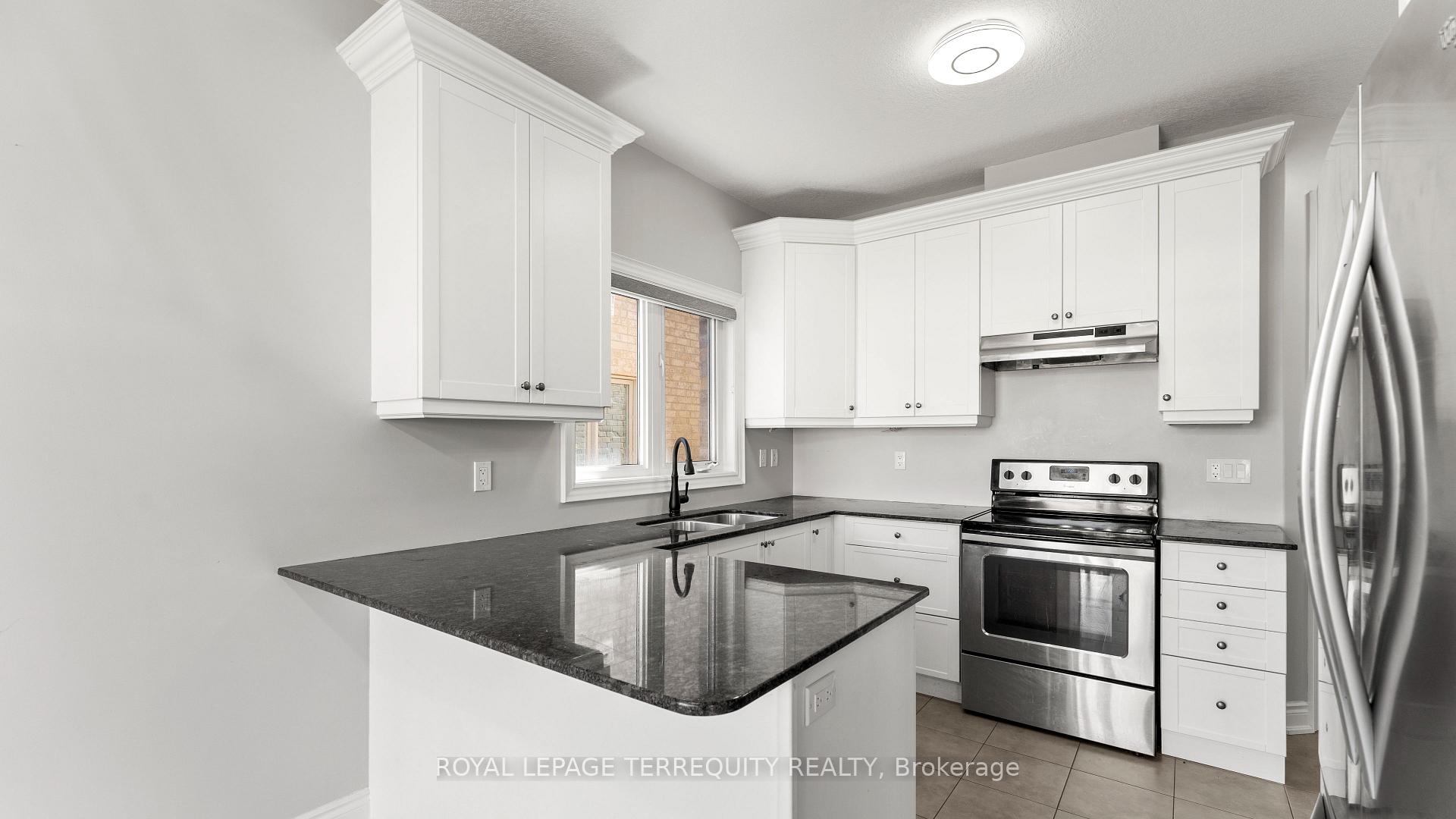 Photo 9 of 1818 Lamstone Street, Innisfil, Alcona — HOMEH