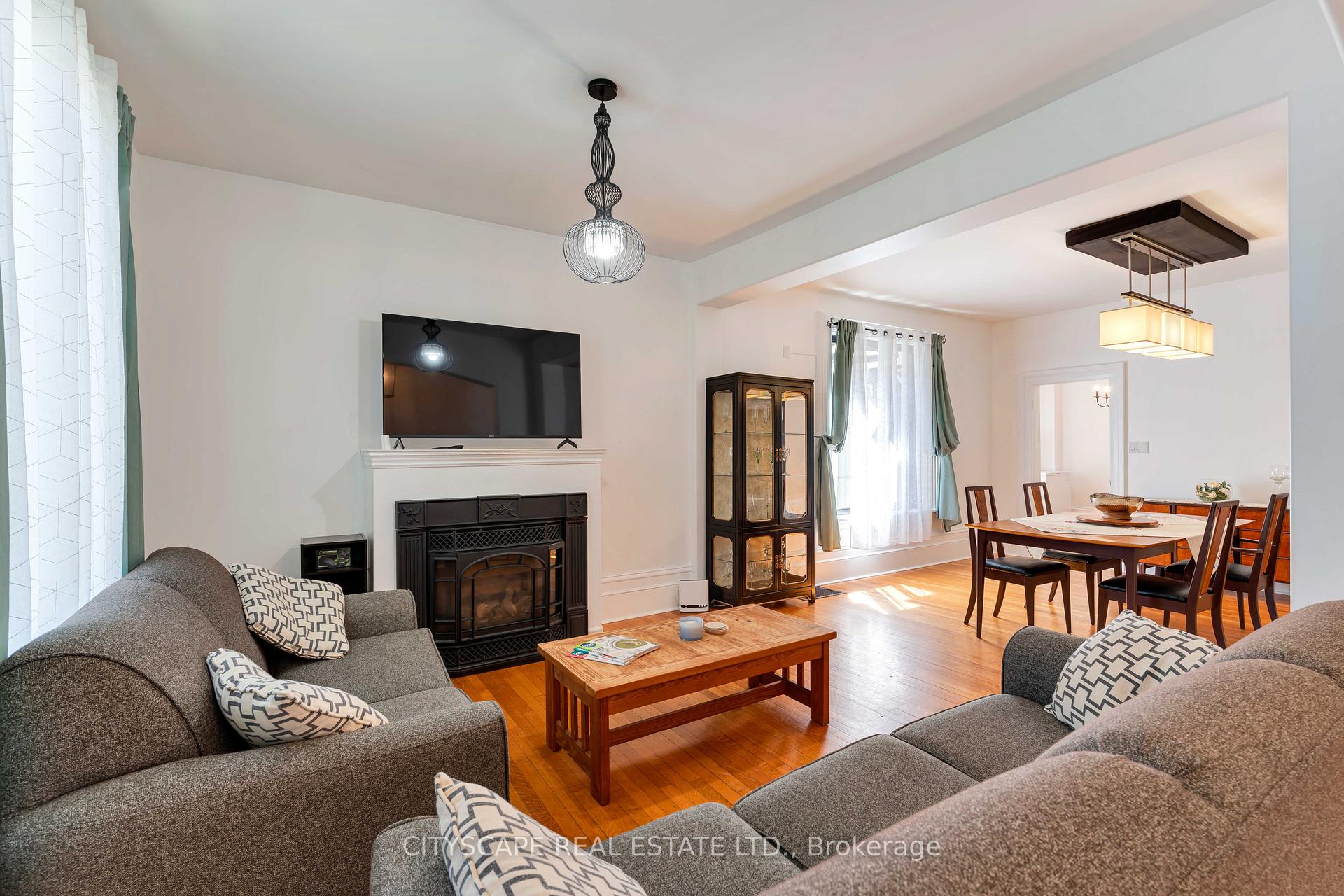 Photo 2 of 29 Arthur Street, Brantford, Victoria/Arthur — HOMEH