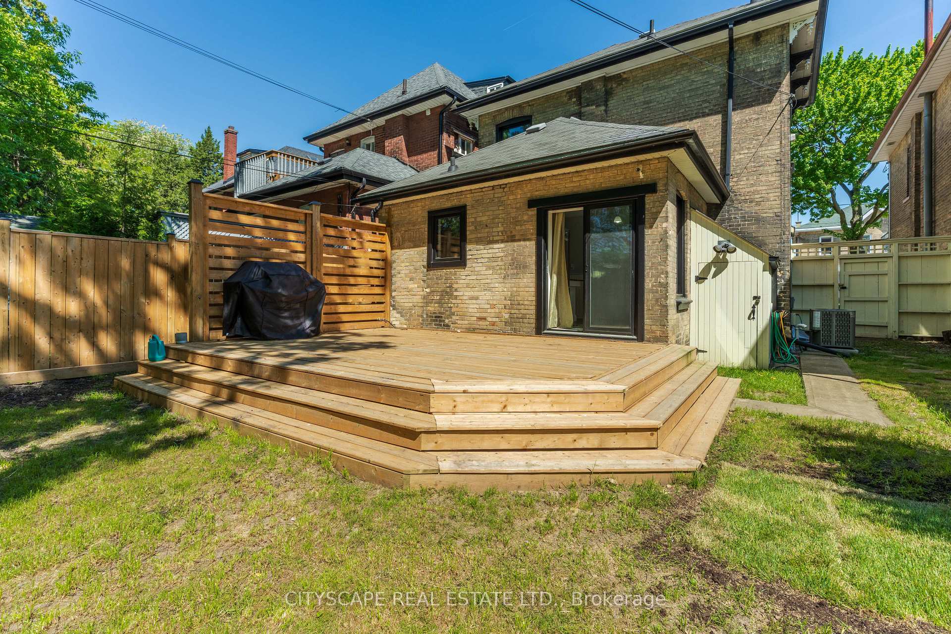 Photo 16 of 29 Arthur Street, Brantford, Victoria/Arthur — HOMEH