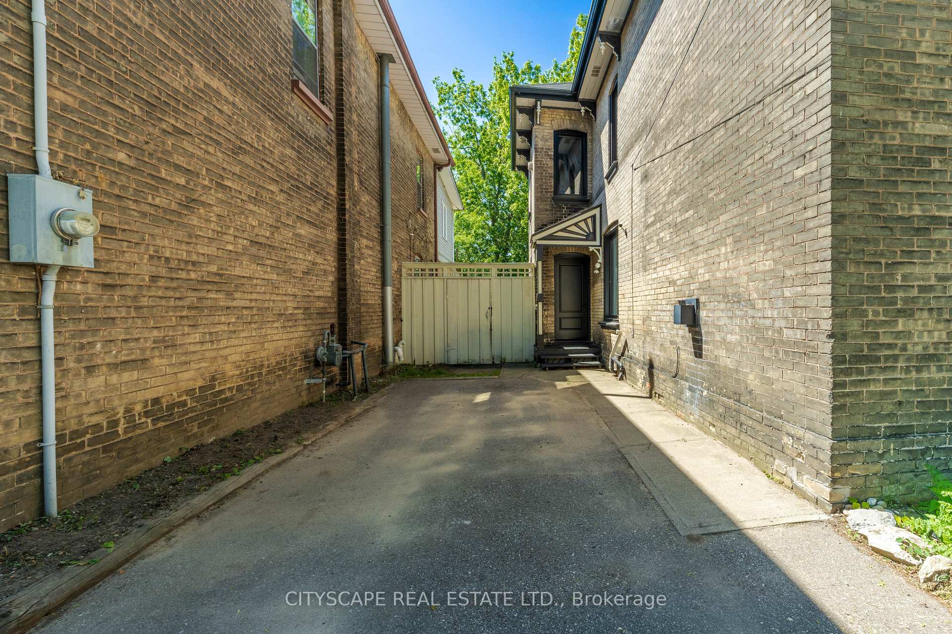 Photo 17 of 29 Arthur Street, Brantford, Victoria/Arthur — HOMEH
