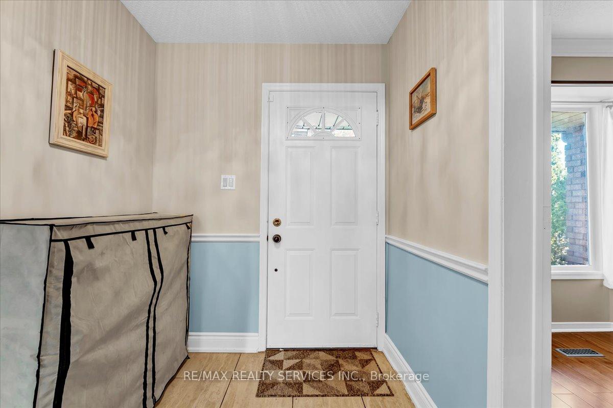 Photo 6 of 108 Candy Crescent, Brampton, Northwood Park — HOMEH