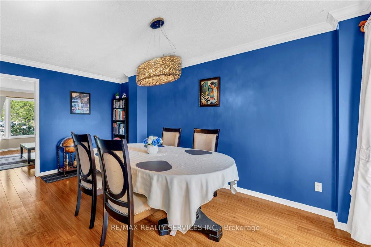 Photo 12 of 108 Candy Crescent, Brampton, Northwood Park — HOMEH