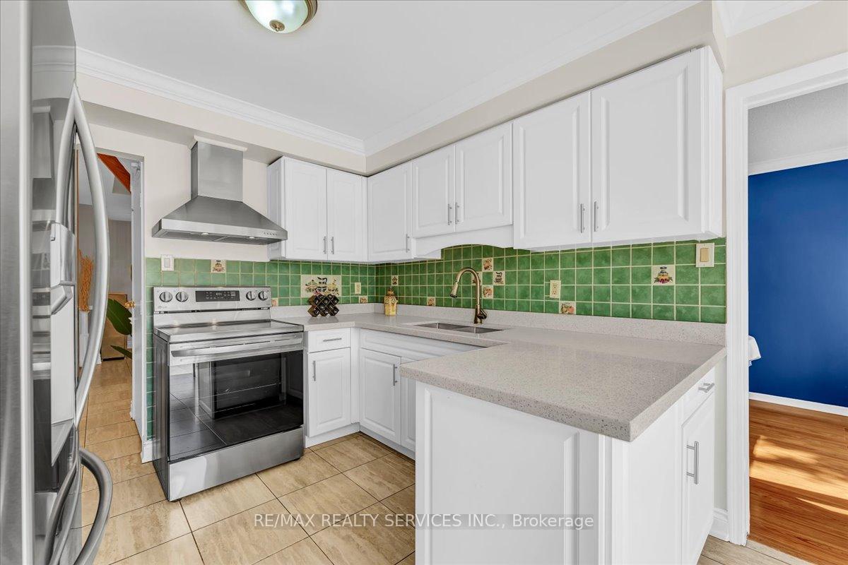 Photo 19 of 108 Candy Crescent, Brampton, Northwood Park — HOMEH