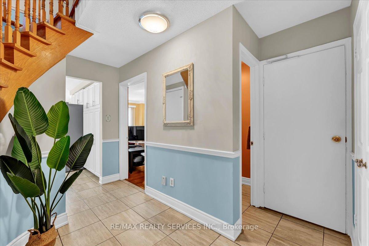 Photo 21 of 108 Candy Crescent, Brampton, Northwood Park — HOMEH
