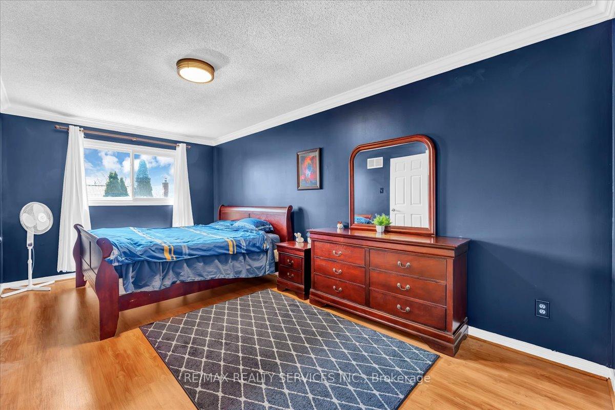 Photo 25 of 108 Candy Crescent, Brampton, Northwood Park — HOMEH