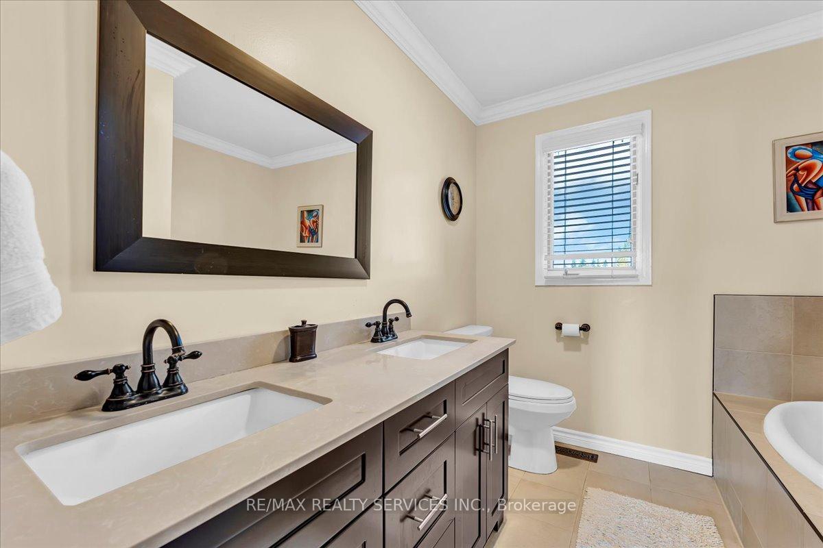 Photo 28 of 108 Candy Crescent, Brampton, Northwood Park — HOMEH