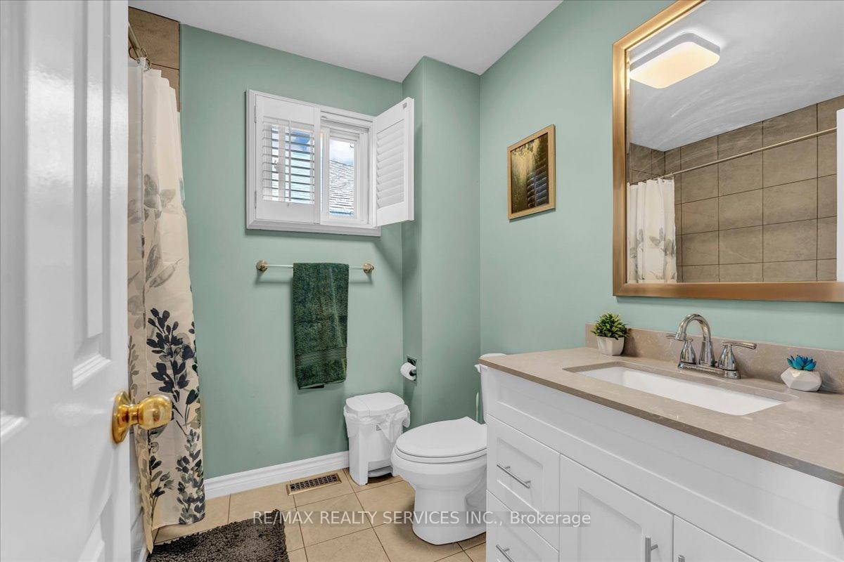 Photo 37 of 108 Candy Crescent, Brampton, Northwood Park — HOMEH
