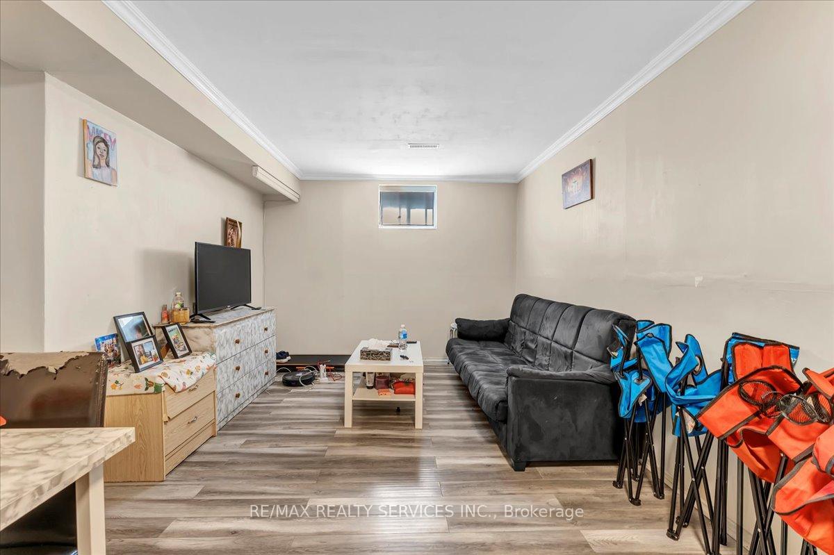 Photo 39 of 108 Candy Crescent, Brampton, Northwood Park — HOMEH