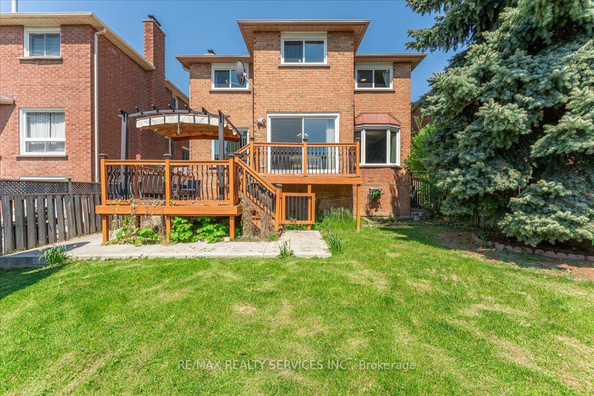 Photo 45 of 108 Candy Crescent, Brampton, Northwood Park — HOMEH