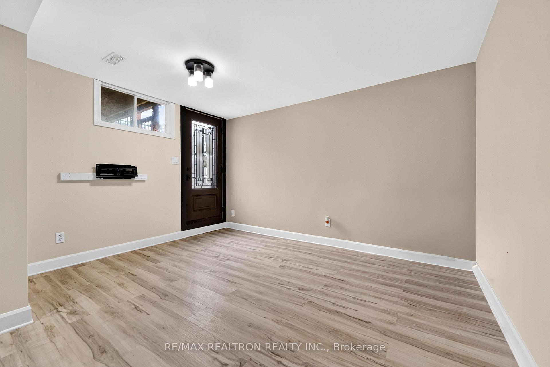 Photo 6 of 40 Carr Drive, Ajax, Central — HOMEH