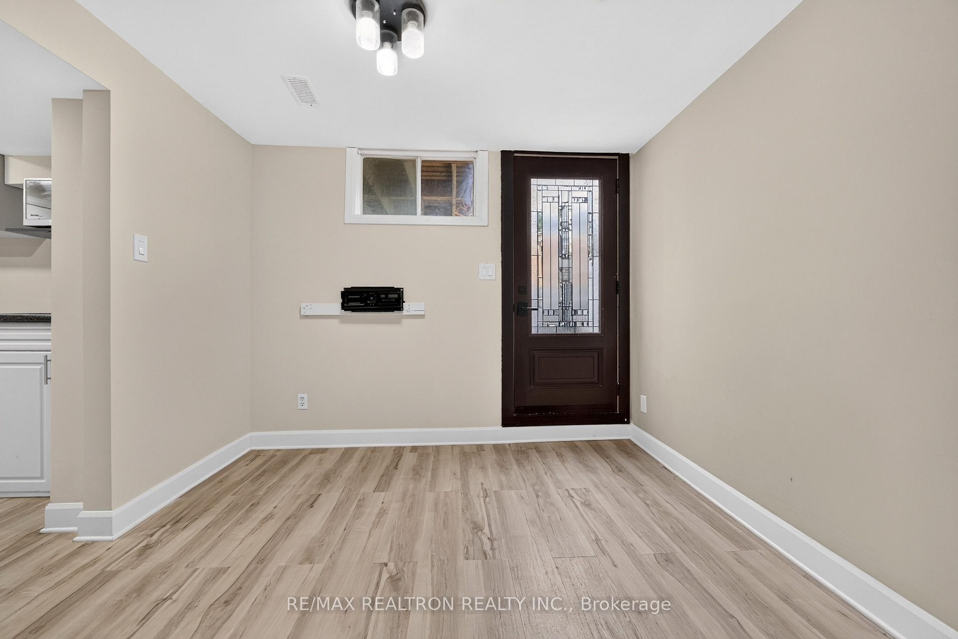 Photo 7 of 40 Carr Drive, Ajax, Central — HOMEH