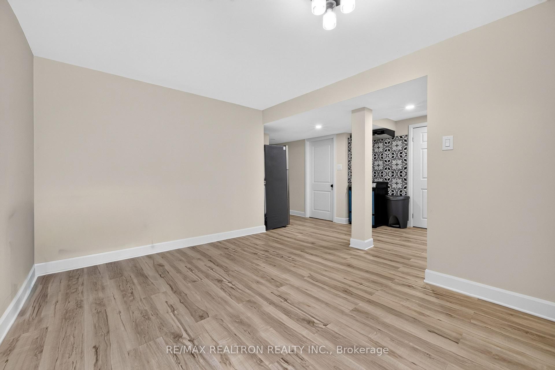 Photo 9 of 40 Carr Drive, Ajax, Central — HOMEH