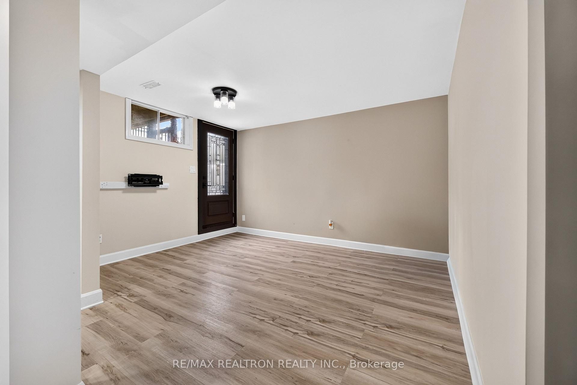 Photo 10 of 40 Carr Drive, Ajax, Central — HOMEH
