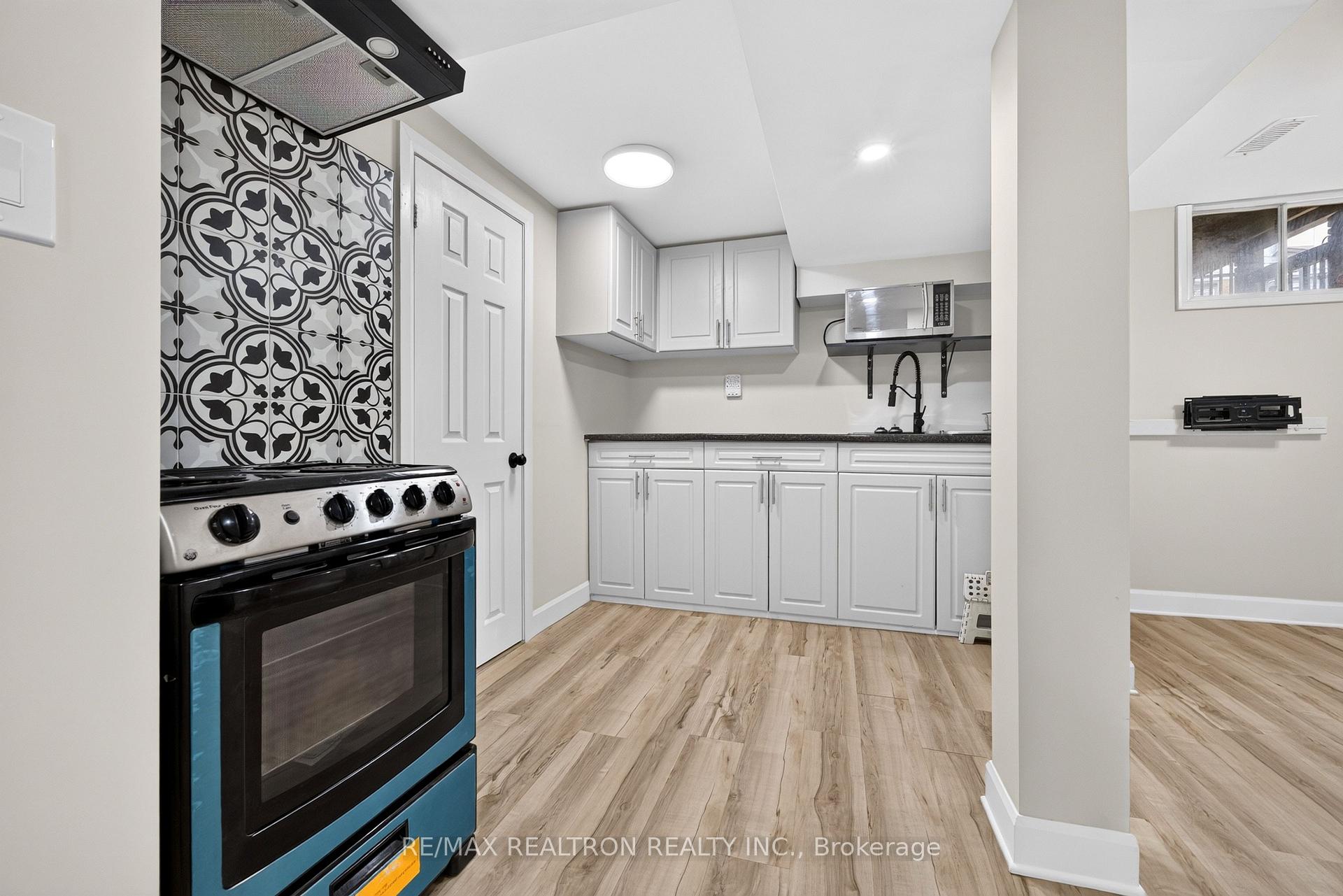 Photo 11 of 40 Carr Drive, Ajax, Central — HOMEH