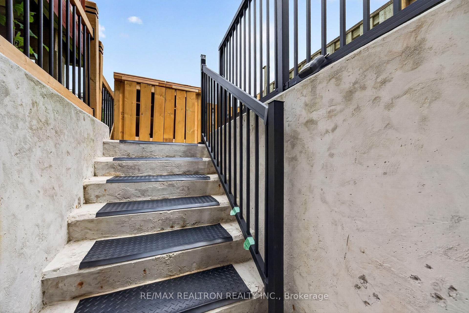 Photo 24 of 40 Carr Drive, Ajax, Central — HOMEH