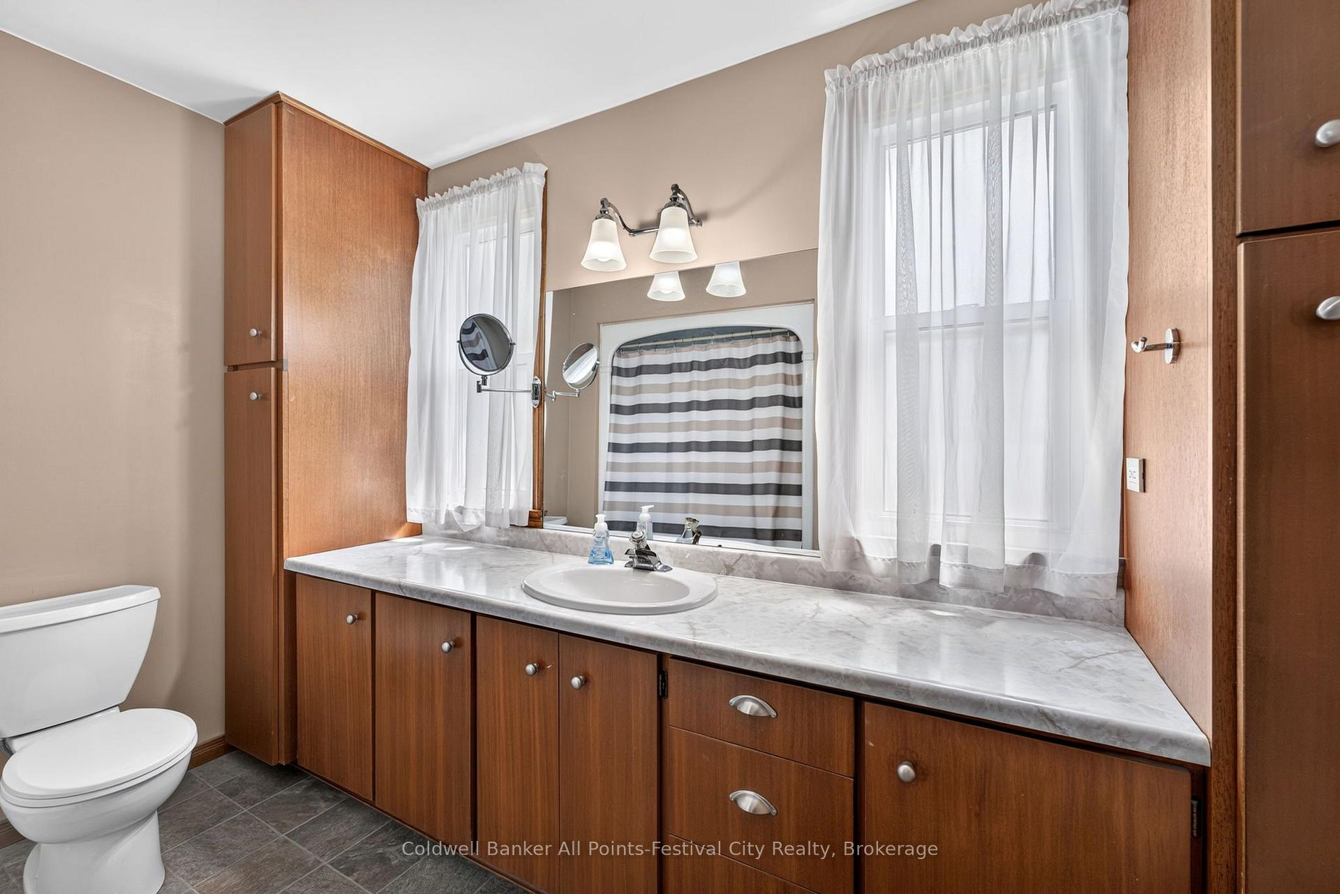 Photo 15 of 153 Park Street, Goderich, Goderich (Town) — HOMEH