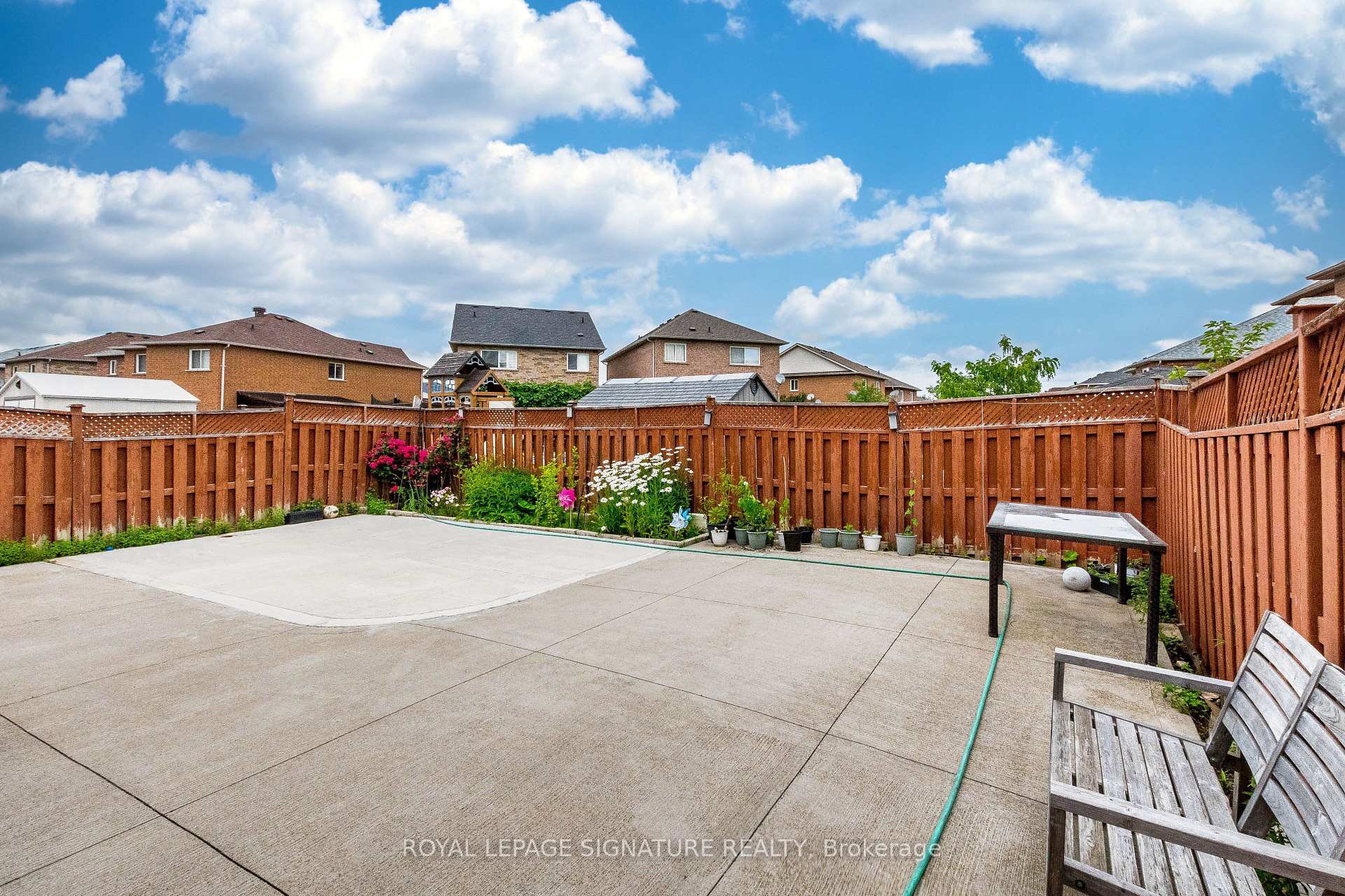 Photo 3 of 35 Whitehouse Crescent, Brampton, Bram East — HOMEH