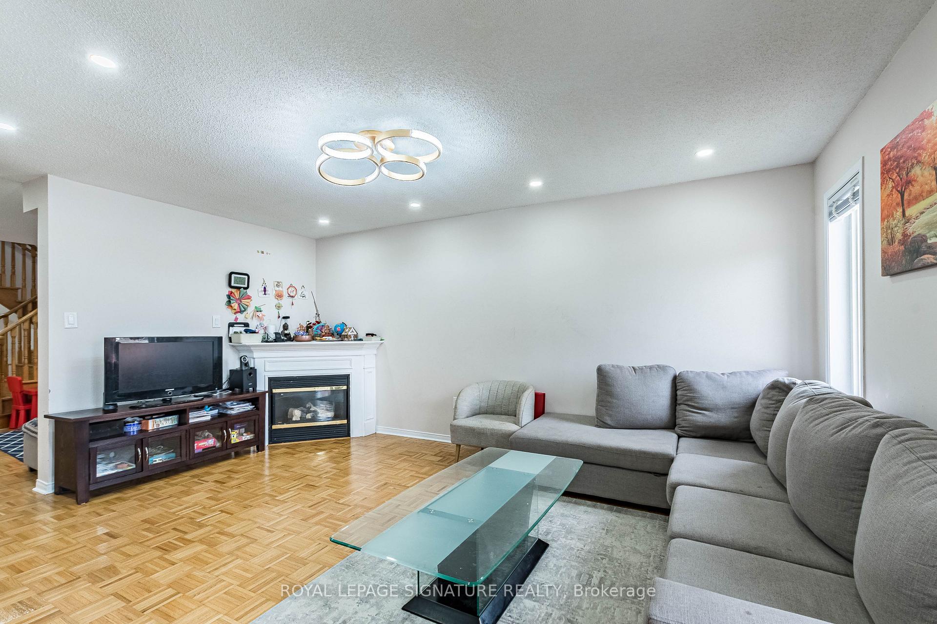 Photo 23 of 35 Whitehouse Crescent, Brampton, Bram East — HOMEH