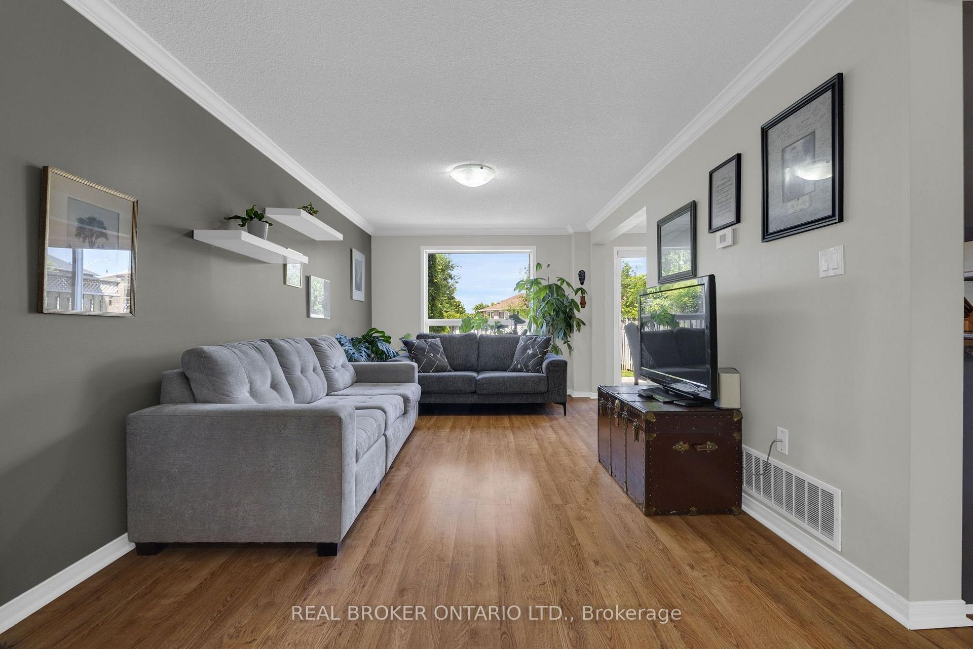 Photo 4 of 166 Tunbridge Road, Barrie, Georgian Drive — HOMEH