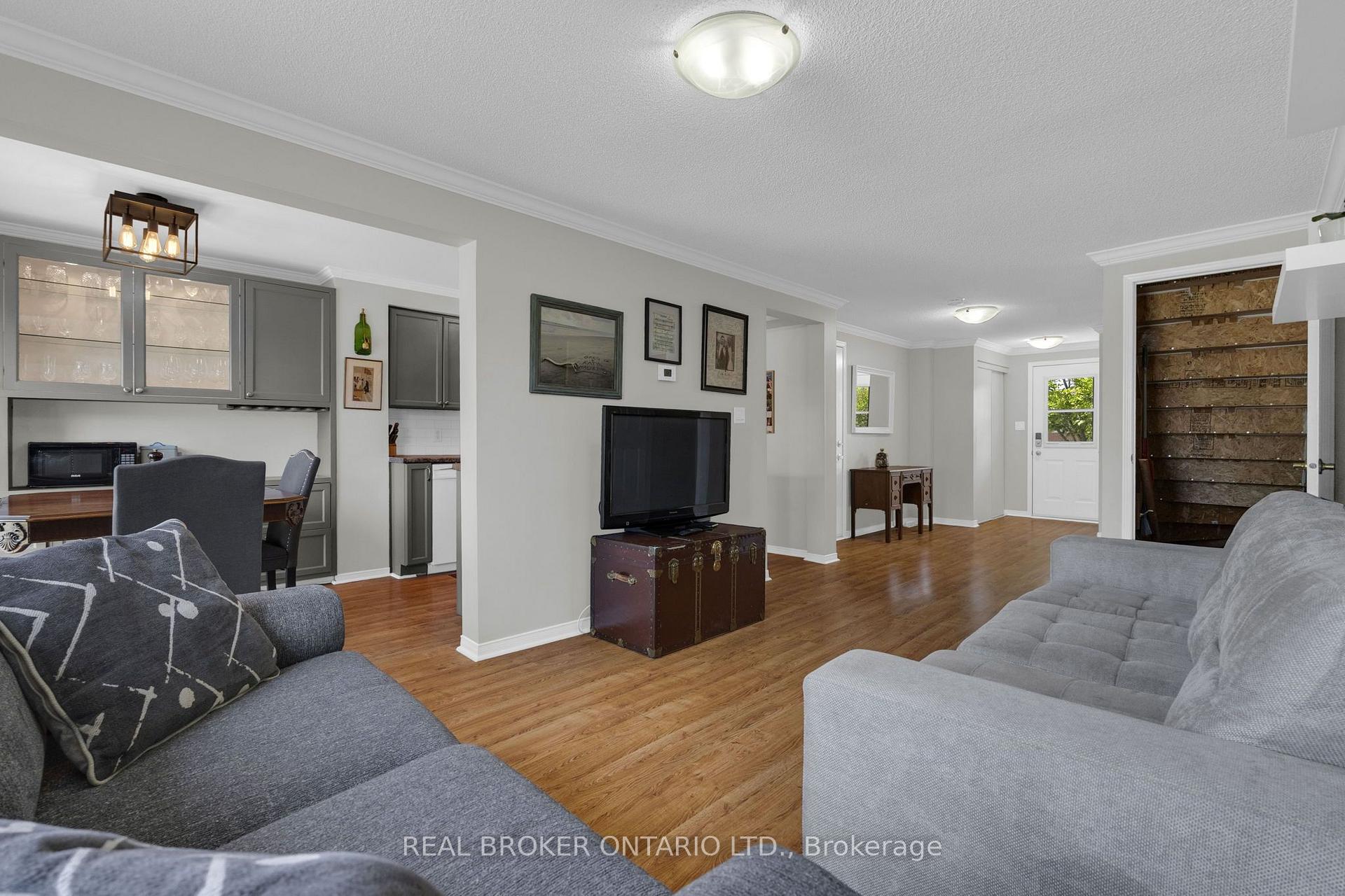 Photo 5 of 166 Tunbridge Road, Barrie, Georgian Drive — HOMEH