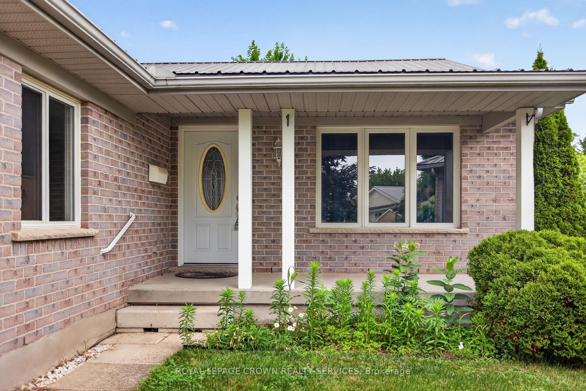 Photo 5 of 15 Erin Court, Aylmer — HOMEH