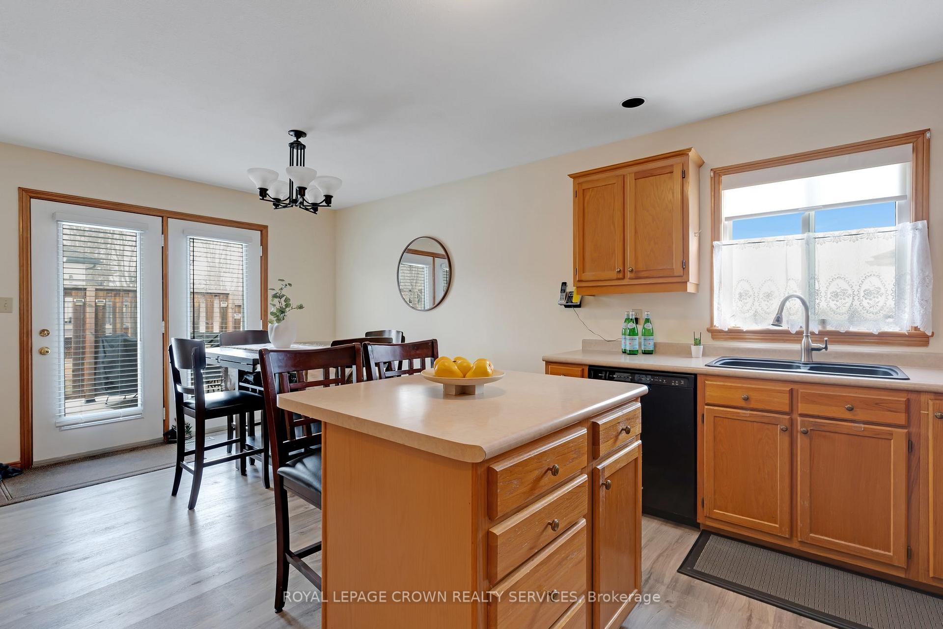 Photo 9 of 15 Erin Court, Aylmer — HOMEH
