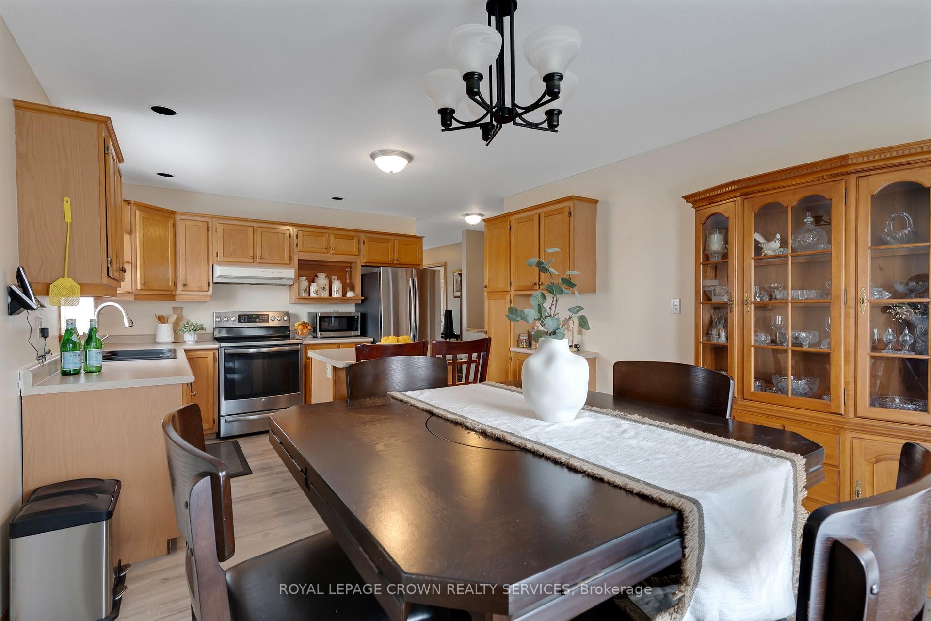 Photo 16 of 15 Erin Court, Aylmer — HOMEH