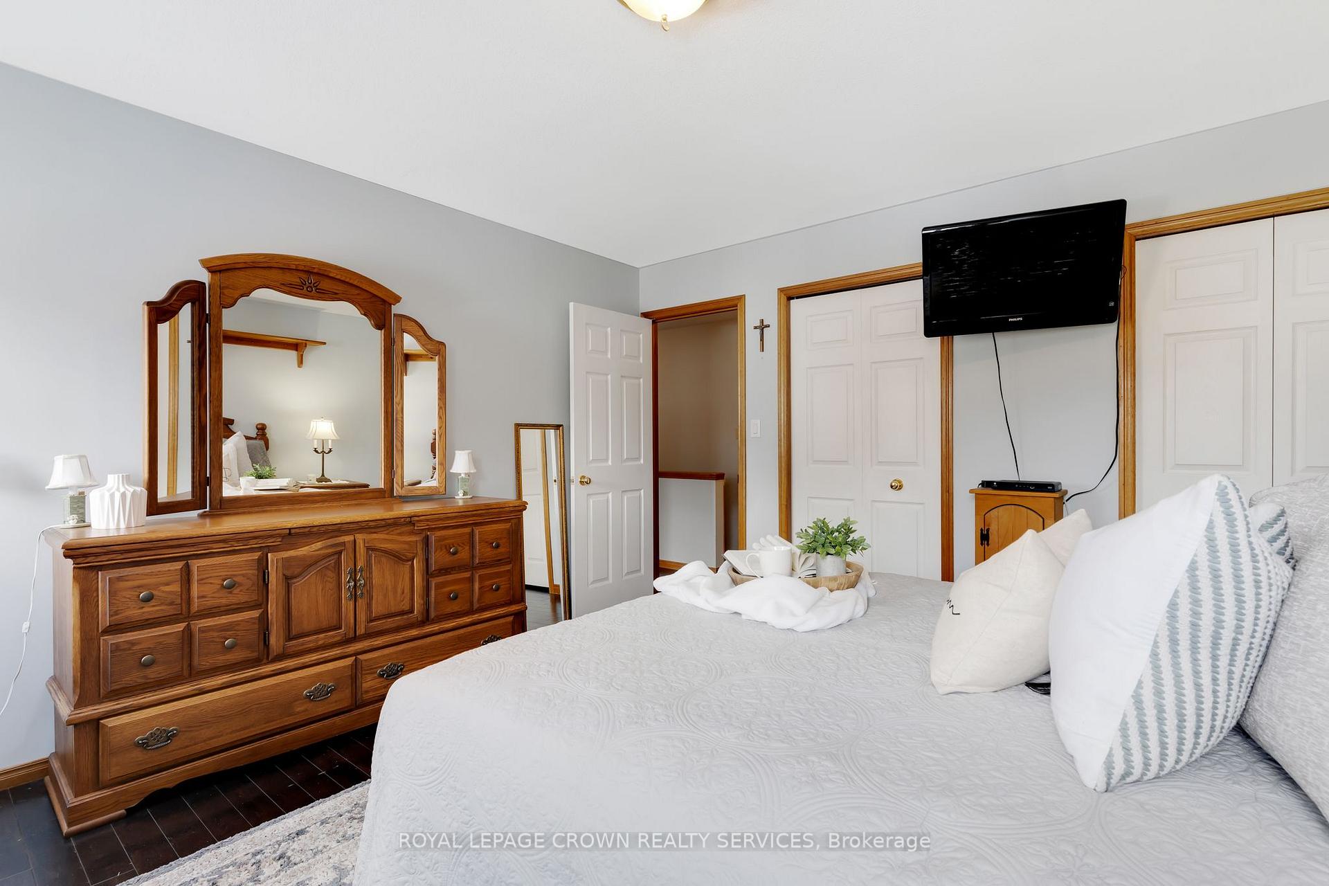 Photo 21 of 15 Erin Court, Aylmer — HOMEH