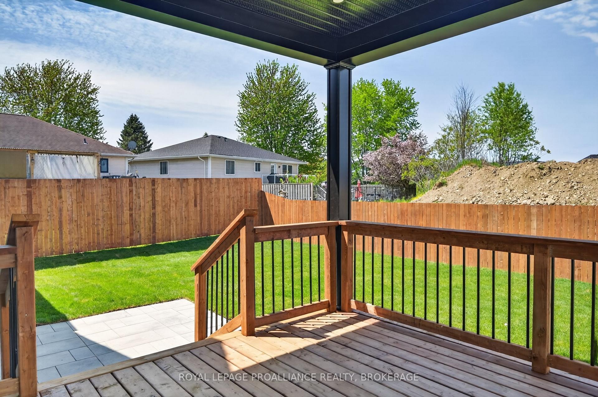 Photo 33 of 190 Jean Drive, Gananoque, Gananoque — HOMEH