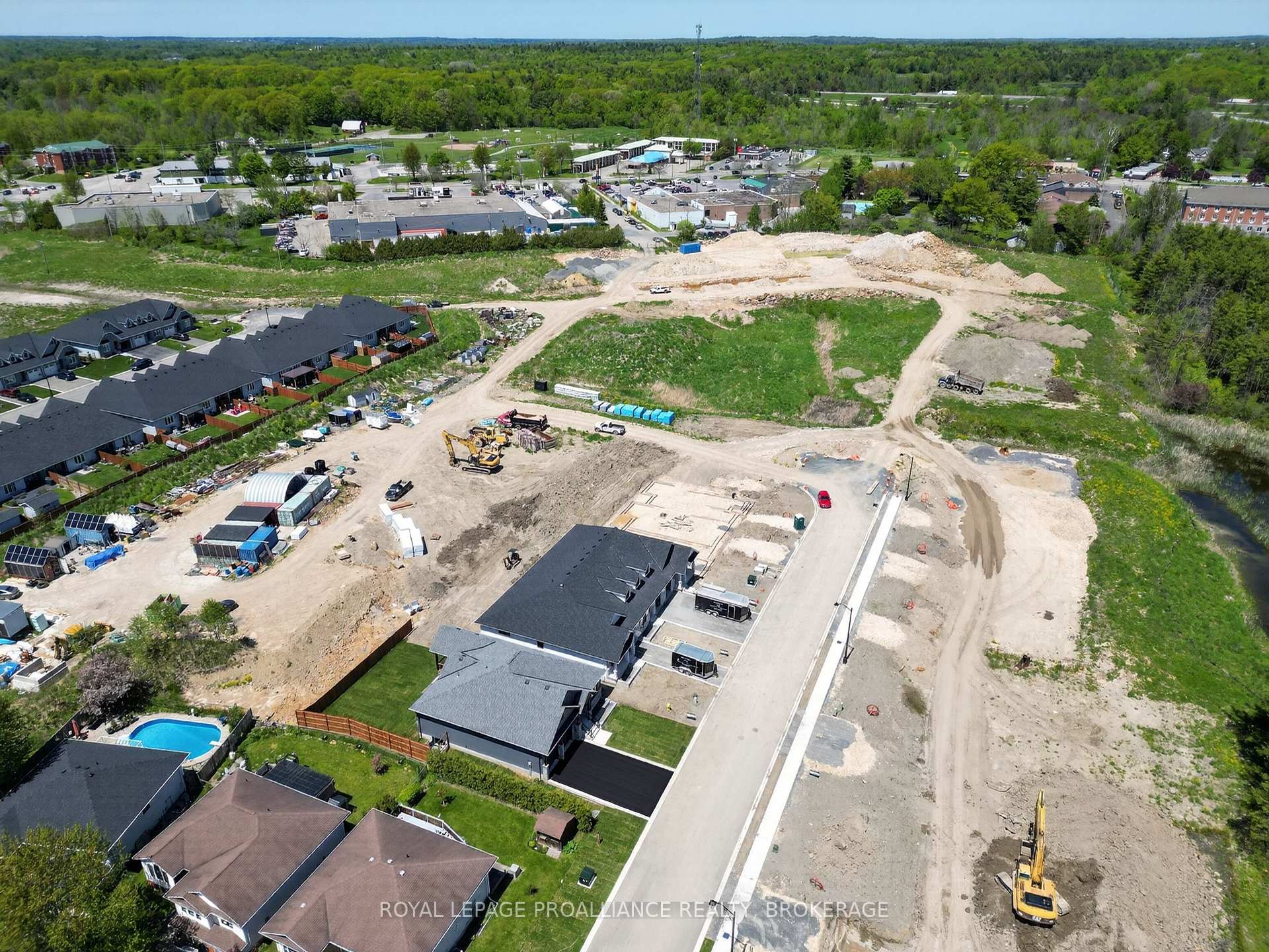 Photo 37 of 190 Jean Drive, Gananoque, Gananoque — HOMEH